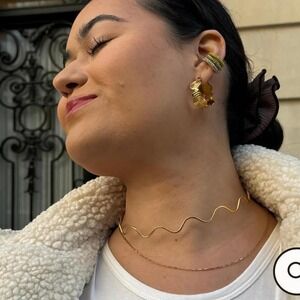 shock waves golden choker necklace